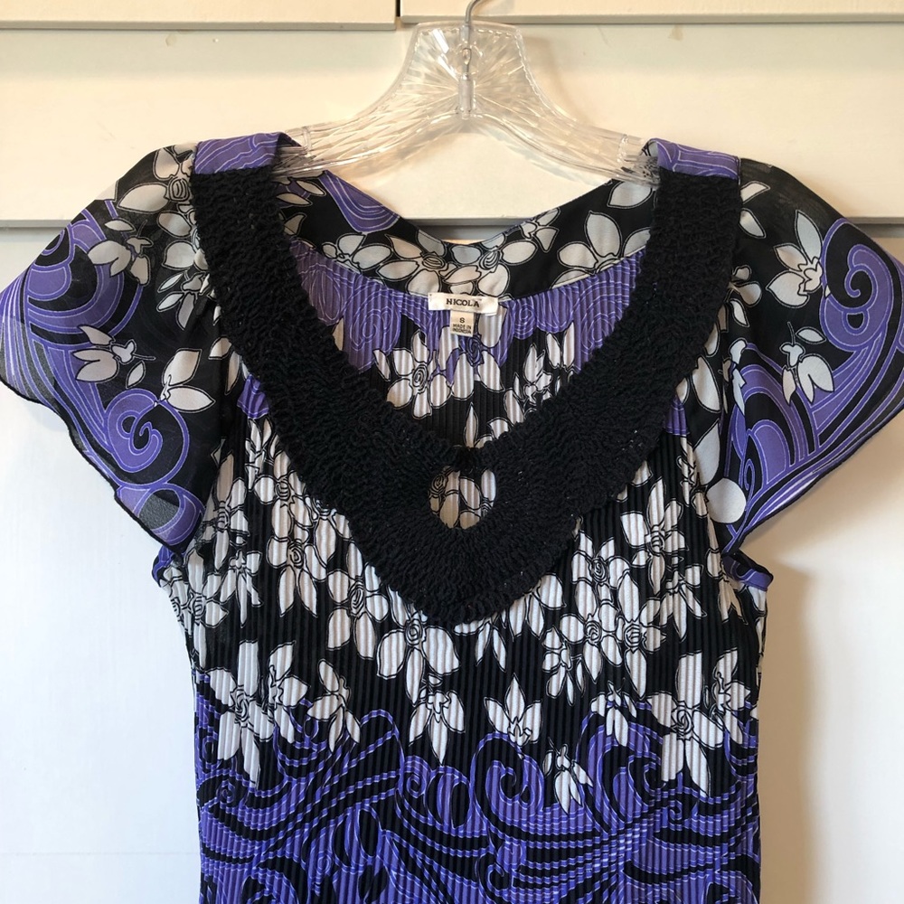 NWOT Nicola crochet pleated tunic top size small